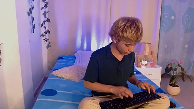 Tommyfoxboy online show from 12-29-24, 02:52