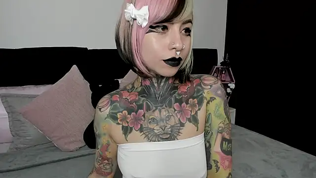 NikkiRamone online show from 01-28-25, 11:49