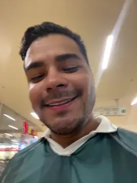 Snapshot of thiagowes chatting on 05-16-26, 02:19 thiagowes online show from 05-16-26, 02:19