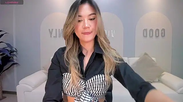 RebeccaHudson online show from 11-21-25, 07:23