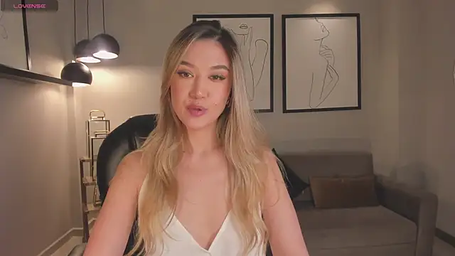 RebeccaHudson online show from 04-07-26, 07:58