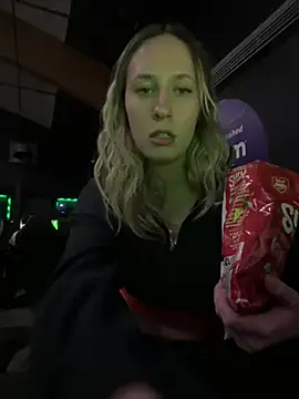 Snapshot of M1ssyk1ssy chatting on 12-21-24, 12:20 M1ssyk1ssy online show from 12-21-24, 12:20