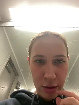 Snapshot of M1ssyk1ssy chatting on 01-02-25, 03:40 M1ssyk1ssy online show from 01-02-25, 03:40