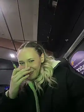 Snapshot of M1ssyk1ssy chatting on 01-04-25, 11:17 M1ssyk1ssy online show from 01-04-25, 11:17