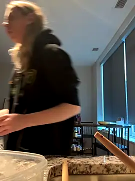 Snapshot of M1ssyk1ssy chatting on 11-12-25, 10:30 M1ssyk1ssy online show from 11-12-25, 10:30