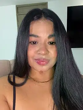 Snapshot of Aitana98_ chatting on 04-24-26, 01:30 Aitana98 online show from 04-24-26, 01:30