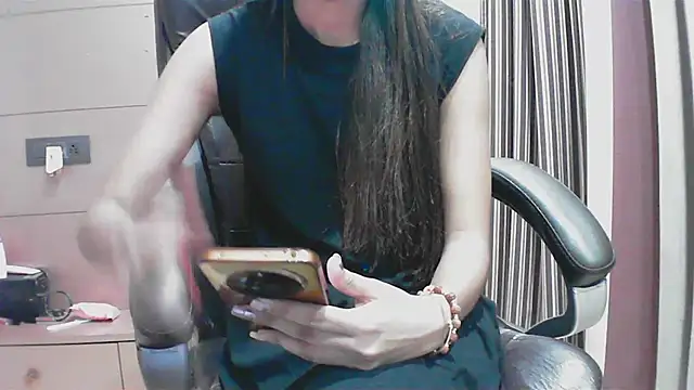 collage hoty online show from 09-25-25, 08:12