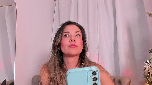 Snapshot of camilawm19 chatting on 12-11-24, 03:56 camilawm19 online show from 12-11-24, 03:56