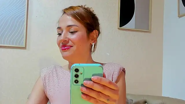 Snapshot of camilawm19 chatting on 03-15-25, 02:35 camilawm19 online show from 03-15-25, 02:35