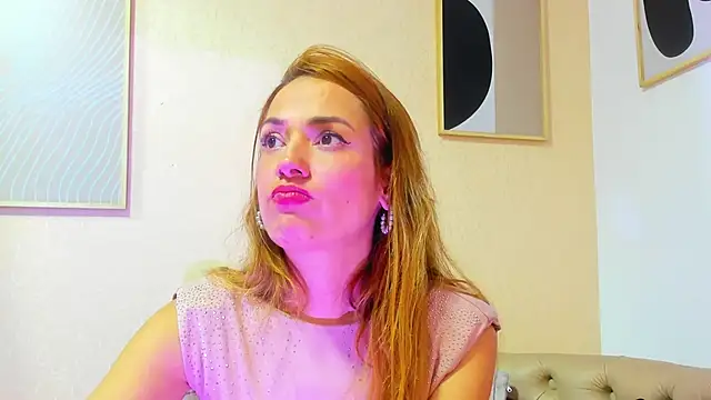 Snapshot of camilawm19 chatting on 03-15-25, 05:52 camilawm19 online show from 03-15-25, 05:52
