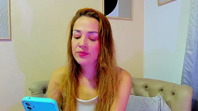 Snapshot of camilawm19 chatting on 03-18-25, 02:15 camilawm19 online show from 03-18-25, 02:15