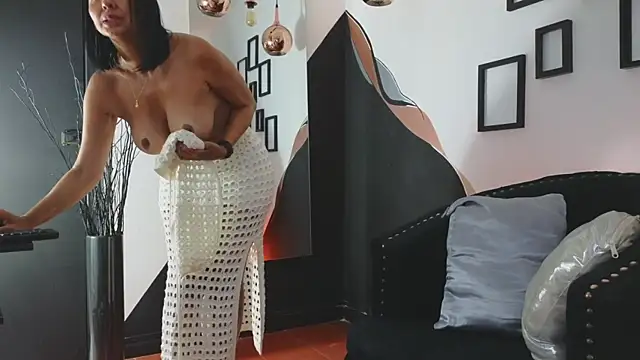 Snapshot of almaa_18 chatting on 03-11-25, 07:58 almaa 18 online show from 03-11-25, 07:58