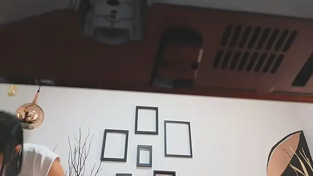 Snapshot of almaa_18 chatting on 03-15-25, 02:45 almaa 18 online show from 03-15-25, 02:45