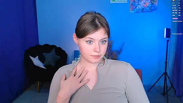 Snapshot of nikole_kitt chatting on 01-14-25, 05:08 nikole kitt online show from 01-14-25, 05:08