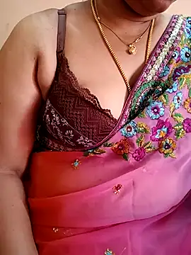 Snapshot of gaurika18 chatting on 03-01-25, 09:51 gaurika18 online show from 03-01-25, 09:51