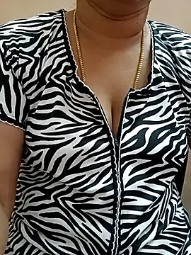 Snapshot of gaurika18 chatting on 03-03-25, 01:10 gaurika18 online show from 03-03-25, 01:10