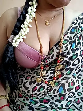 Snapshot of gaurika18 chatting on 03-05-25, 04:34 gaurika18 online show from 03-05-25, 04:34