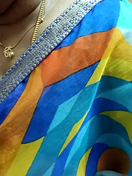 Snapshot of gaurika18 chatting on 03-08-25, 06:32 gaurika18 online show from 03-08-25, 06:32