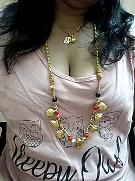 Snapshot of gaurika18 chatting on 03-09-25, 06:11 gaurika18 online show from 03-09-25, 06:11