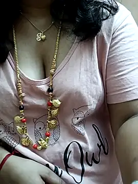 Snapshot of gaurika18 chatting on 03-10-25, 11:06 gaurika18 online show from 03-10-25, 11:06