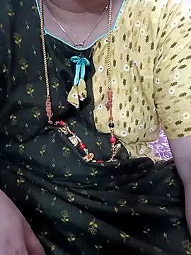 Snapshot of gaurika18 chatting on 03-11-25, 07:47 gaurika18 online show from 03-11-25, 07:47