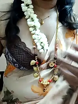 Snapshot of gaurika18 chatting on 03-12-25, 02:56 gaurika18 online show from 03-12-25, 02:56