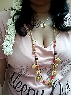 Snapshot of gaurika18 chatting on 03-12-25, 06:22 gaurika18 online show from 03-12-25, 06:22