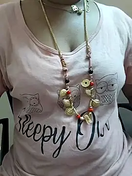 Snapshot of gaurika18 chatting on 03-19-25, 05:17 gaurika18 online show from 03-19-25, 05:17