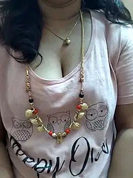 Snapshot of gaurika18 chatting on 03-19-25, 11:03 gaurika18 online show from 03-19-25, 11:03