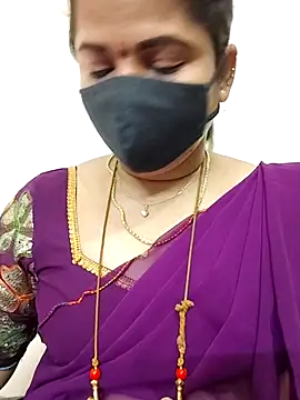 Snapshot of gaurika18 chatting on 09-20-25, 05:19 gaurika18 online show from 09-20-25, 05:19