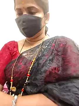 Snapshot of gaurika18 chatting on 10-10-25, 11:20 gaurika18 online show from 10-10-25, 11:20