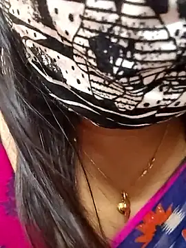 Snapshot of gaurika18 chatting on 10-20-25, 07:31 gaurika18 online show from 10-20-25, 07:31