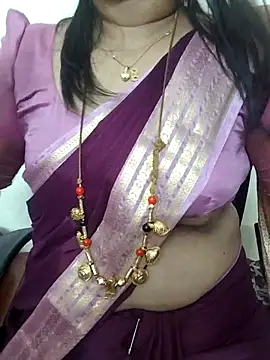 Snapshot of gaurika18 chatting on 10-21-25, 07:09 gaurika18 online show from 10-21-25, 07:09