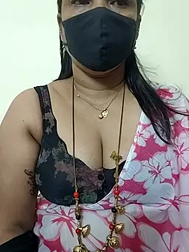 Snapshot of gaurika18 chatting on 10-23-25, 12:10 gaurika18 online show from 10-23-25, 12:10