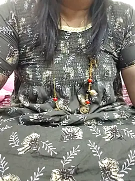 Snapshot of gaurika18 chatting on 10-27-25, 10:47 gaurika18 online show from 10-27-25, 10:47