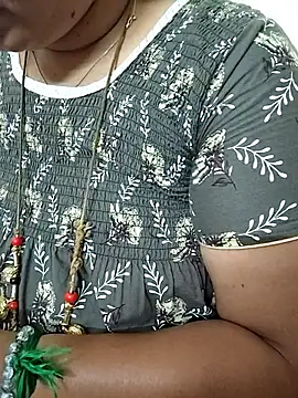 Snapshot of gaurika18 chatting on 11-27-25, 03:30 gaurika18 online show from 11-27-25, 03:30