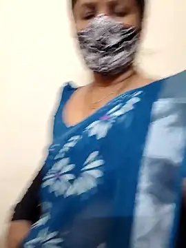 Snapshot of gaurika18 chatting on 11-30-25, 12:20 gaurika18 online show from 11-30-25, 12:20