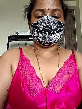 Snapshot of gaurika18 chatting on 03-12-26, 05:57 gaurika18 online show from 03-12-26, 05:57