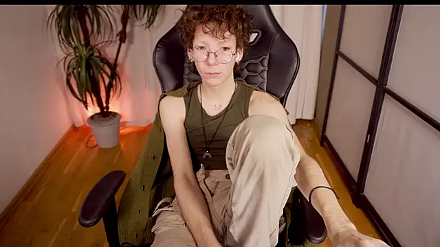 Snapshot of TommieH chatting on 02-12-25, 08:49 TommieH online show from 02-12-25, 08:49