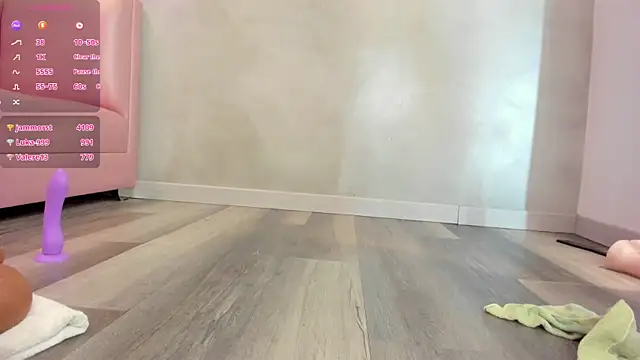 Snapshot of Torimonroe_ chatting on 01-03-25, 09:36 Torimonroe online show from 01-03-25, 09:36