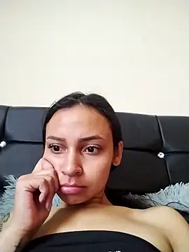 Snapshot of emma_ambar chatting on 10-08-25, 05:10 emma ambar online show from 10-08-25, 05:10