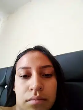 Snapshot of emma_ambar chatting on 10-11-25, 04:16 emma ambar online show from 10-11-25, 04:16