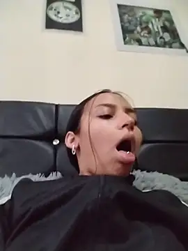 emma ambar online show from 11-21-25, 07:34