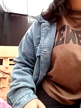 lara moon25 online show from 03-05-25, 10:10