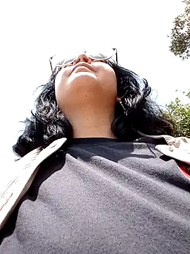 lara moon25 online show from 10-15-25, 04:07