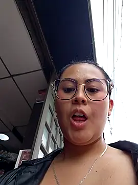 lara moon25 online show from 10-28-25, 07:38