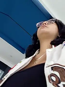 lara moon25 online show from 11-07-25, 09:04