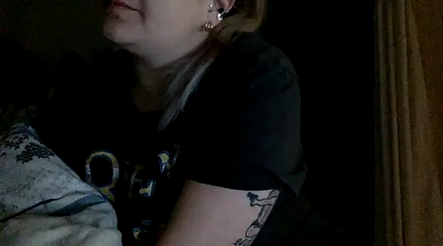 Snapshot of vanillesoumise chatting on 03-11-25, 09:02 vanillesoumise online show from 03-11-25, 09:02