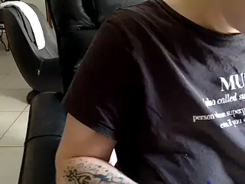 Snapshot of vanillesoumise chatting on 03-03-26, 09:48 vanillesoumise online show from 03-03-26, 09:48