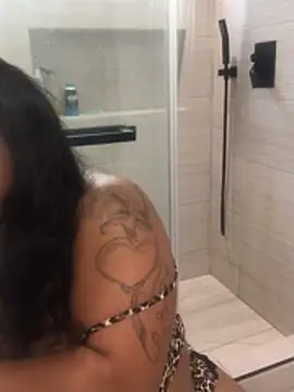 Snapshot of NovaDivine3000 chatting on 02-25-26, 12:31 NovaDivine3000 online show from 02-25-26, 12:31